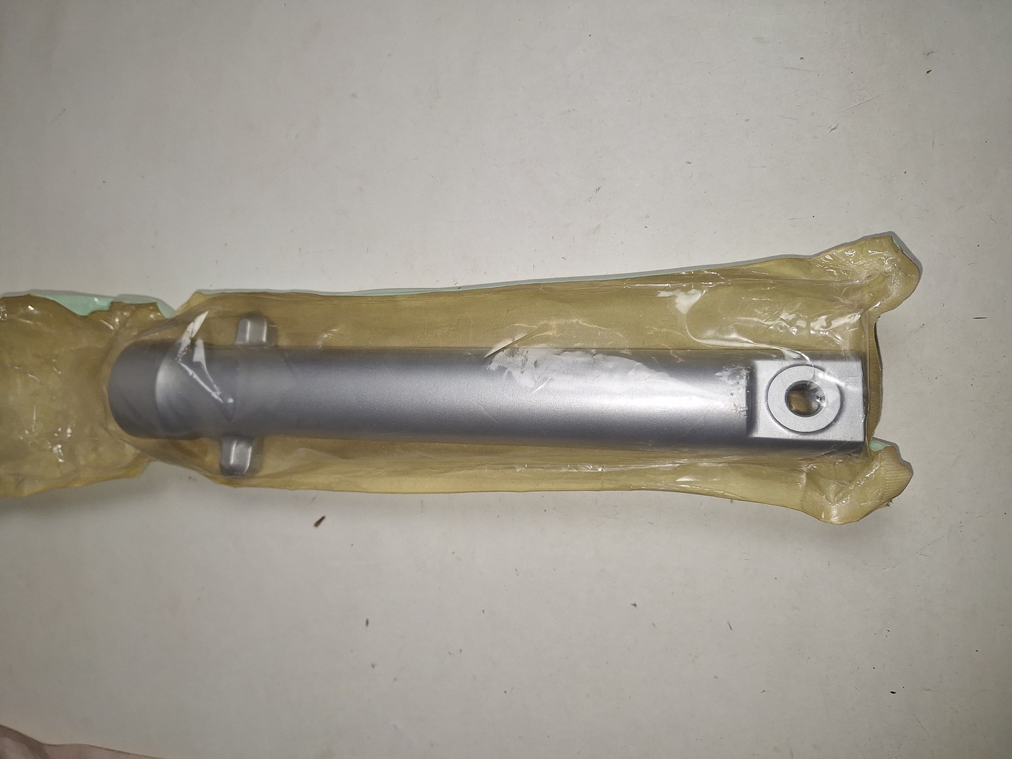 Picture of CASE COMP.,L.BOTT  51520-GAA-003